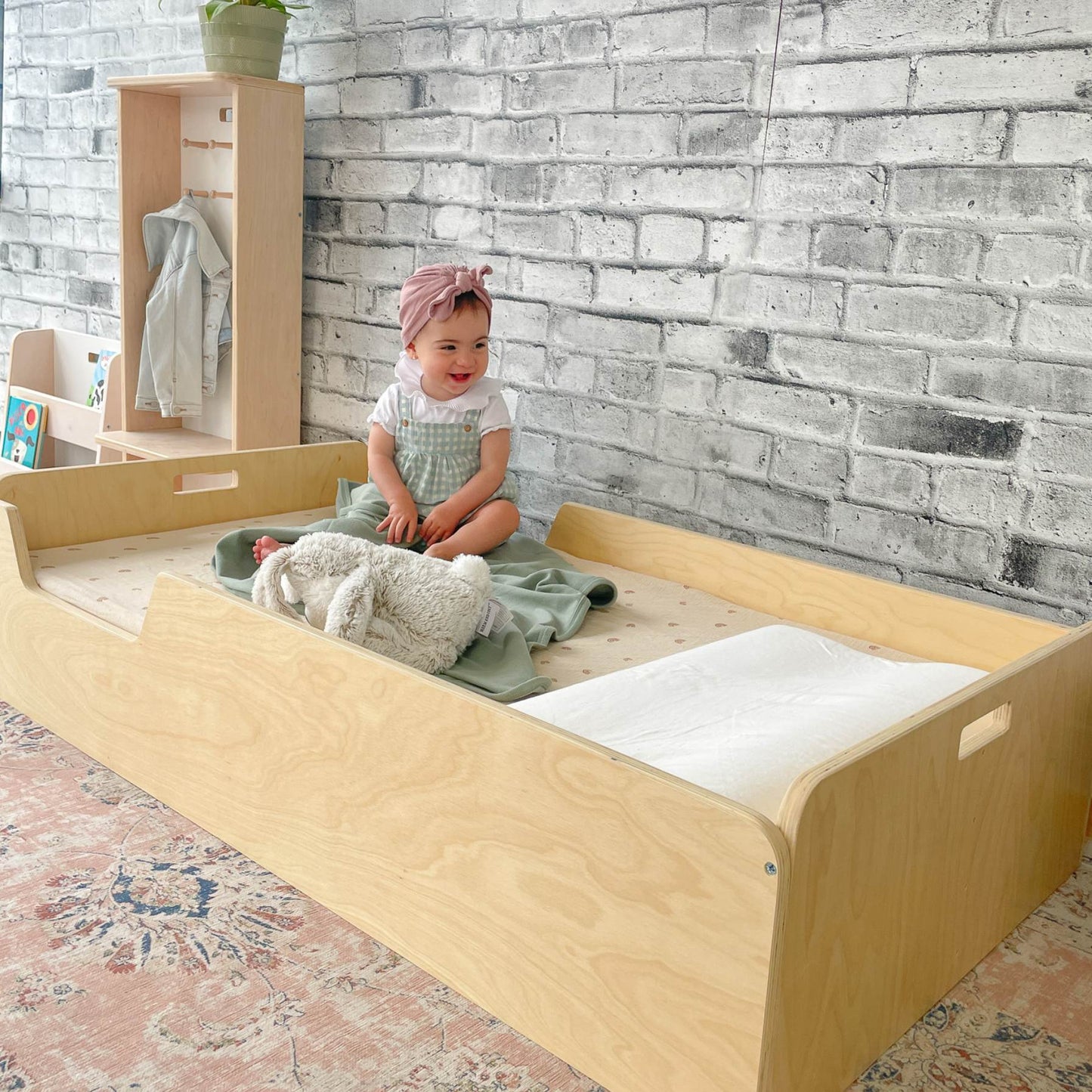 APPLE TWIN - Montessori Floor Bed with Rails