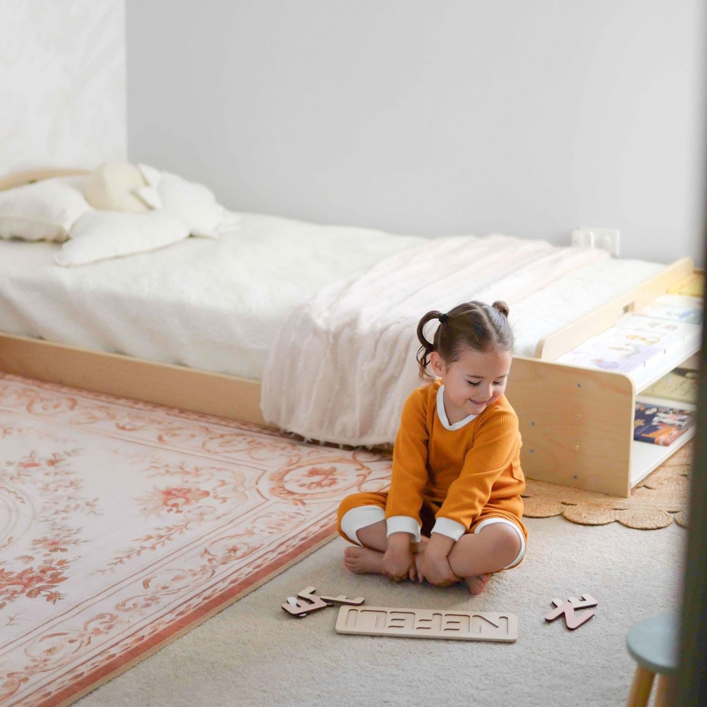 CHERRY JUNIOR - Montessori Floor Bed with Shelves
